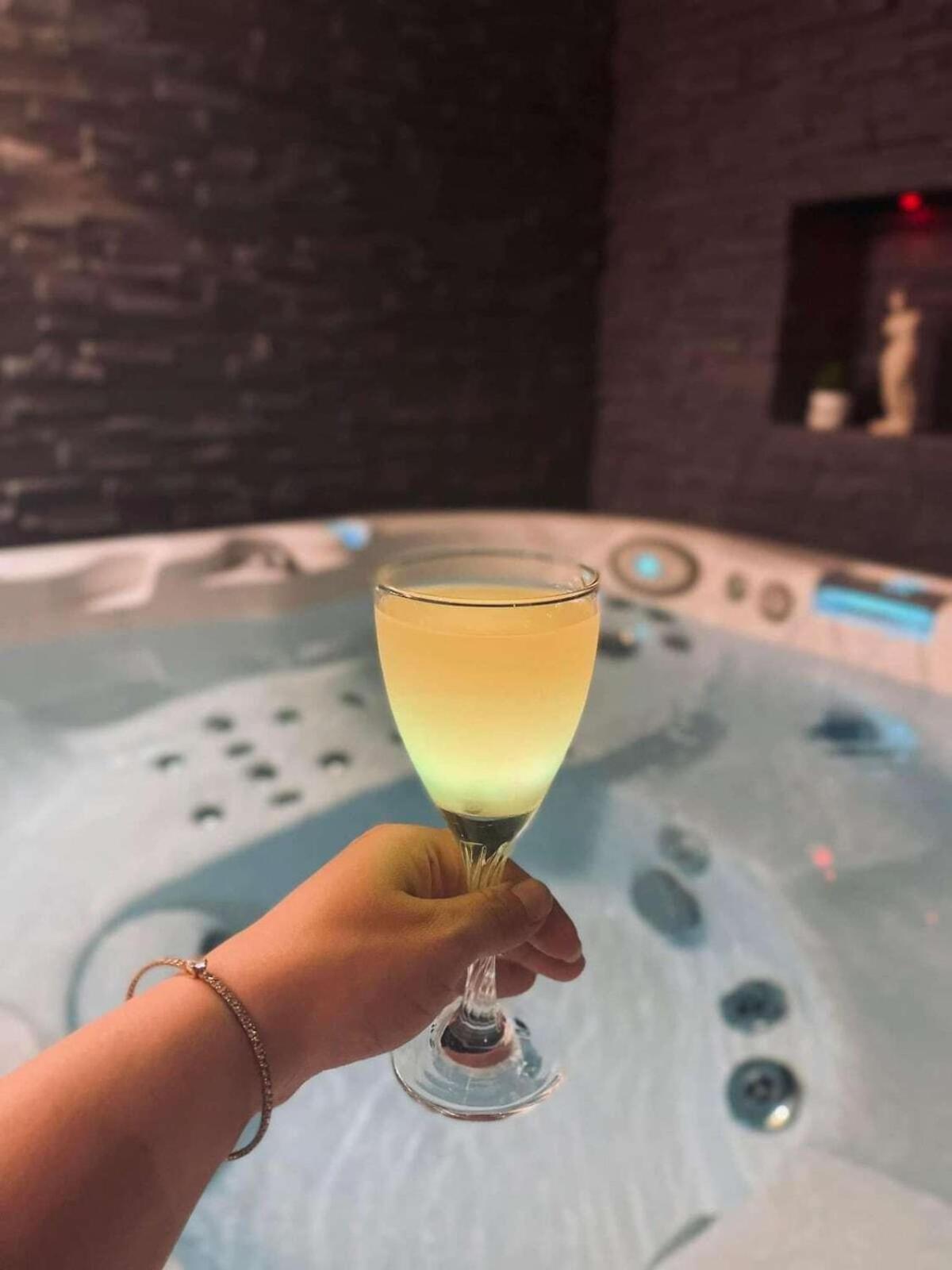 O Venus Spa Sin-le-Noble Kültér fotó